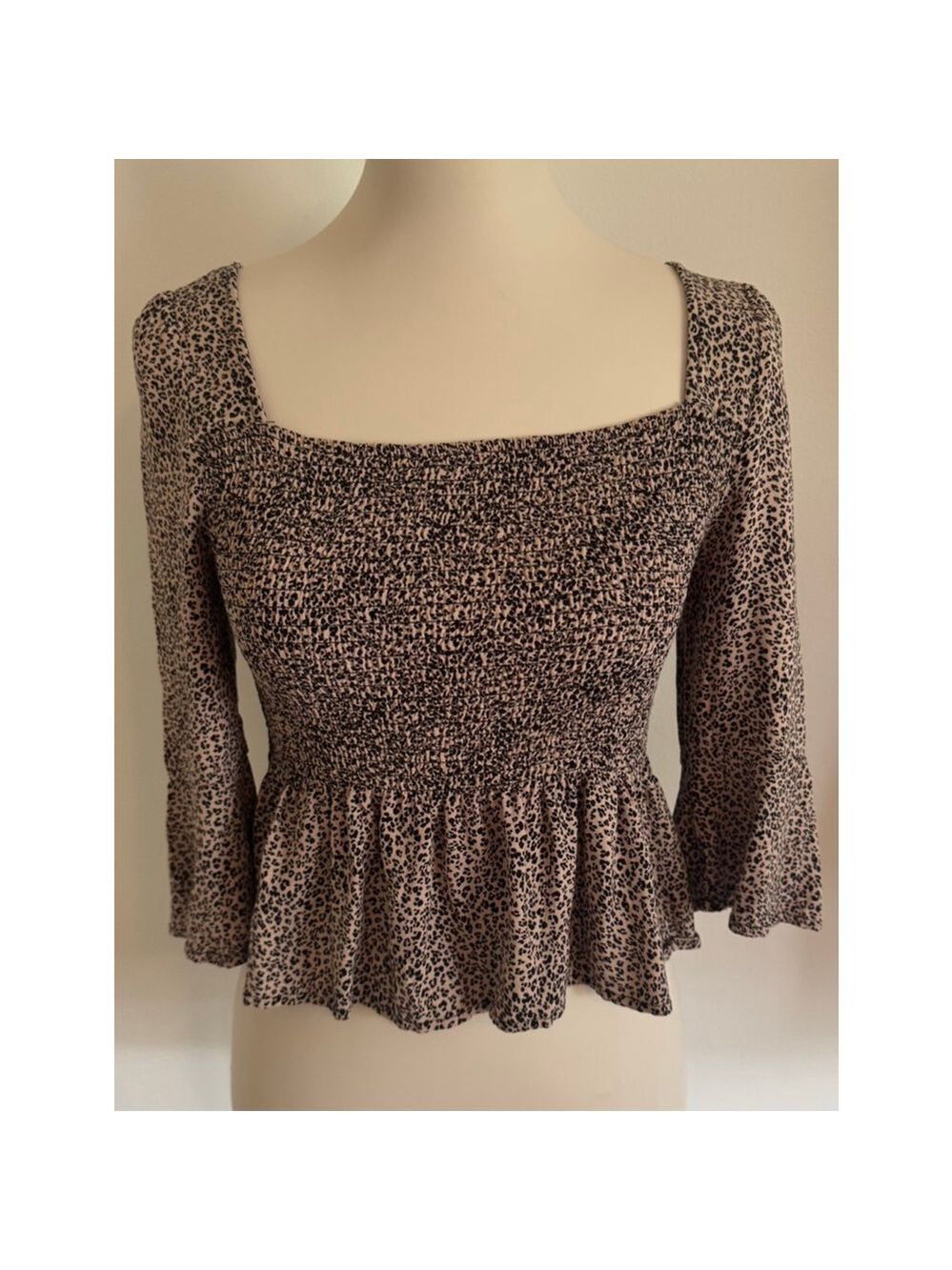 Women's Urban Romantics Top Size M Beige & Black